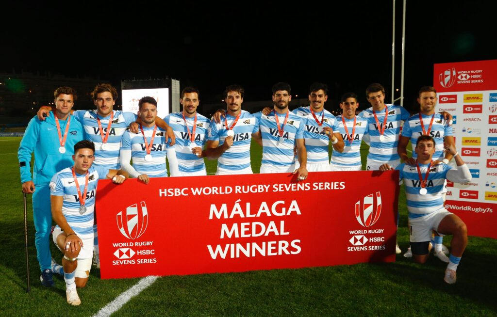 Los Pumas celebrating with silver medals at the Malaga Sevens